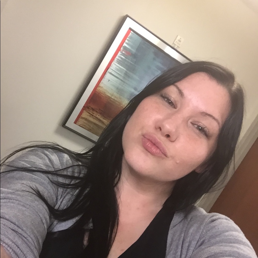 Meet your Posher, Vanessa